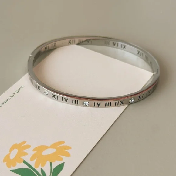 SILVER ROMAN NUMERAL BRACELET WITH ZIRCON STONE INLAY     NEW - Picture 3 of 9